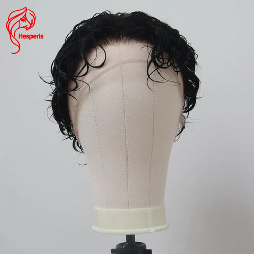 Coupe Pixie ondulée courte
